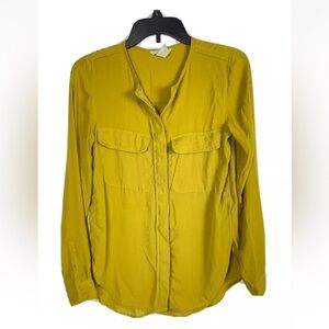 H&M women’s size 2 sheer green button front long sleeve shirt